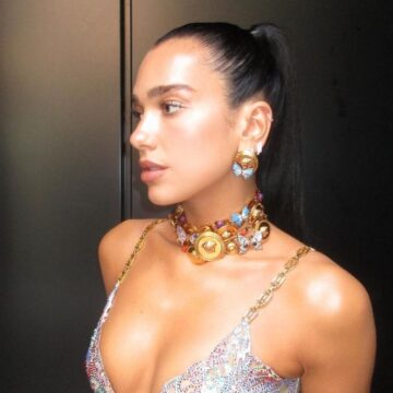 Dua Lipa po i kalon pushimet në Shqipëri, e bën pyetjen e famshme: A më mirë këtu, a atje? (FOTO)