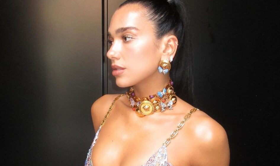 Dua Lipa po i kalon pushimet në Shqipëri, e bën pyetjen e famshme: A më mirë këtu, a atje? (FOTO)