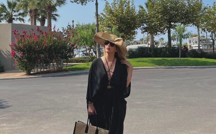 Leonora Jakupi Leonora Jakupi po i shijon pushimet, publikon momente nga bregdeti (FOTO)