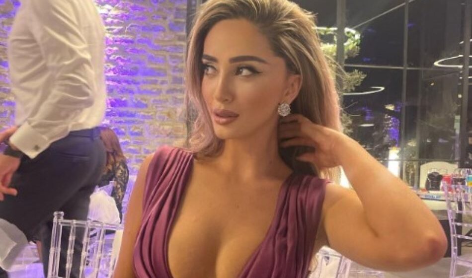 Çika e vogël e Shkurte Fejzës niset për dasmë, me fustanin plot gur e ka zbuluar shumë gjoksin