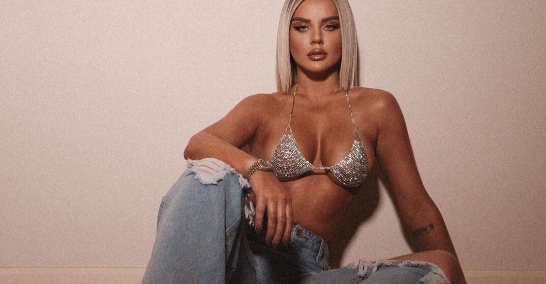 Kejvina Kthella - Instagram (13) Kejvina i ngrit temperaturat në 100 gradë, aq e bukur dhe seksi duket ajo