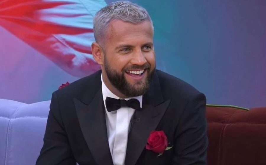 Luiz Luizi nuk dukej njeri i keq, por shihet duke bërë gjestin shumë të shëmtuar