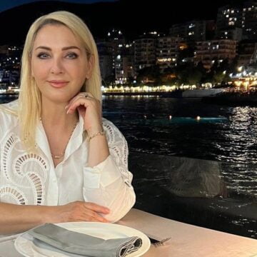 Remzia është një vjehërr shumë me fat, shikoni çfarë bëri reja për ditëlindjen e saj të 52-të