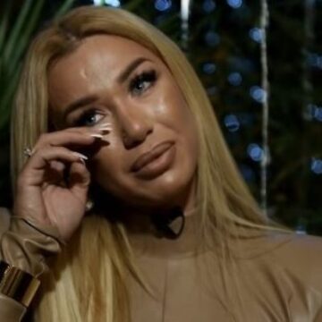 Adelina Tahirit i ndodh gjëja shumë e keqe, i plaçkitet banesa e saj