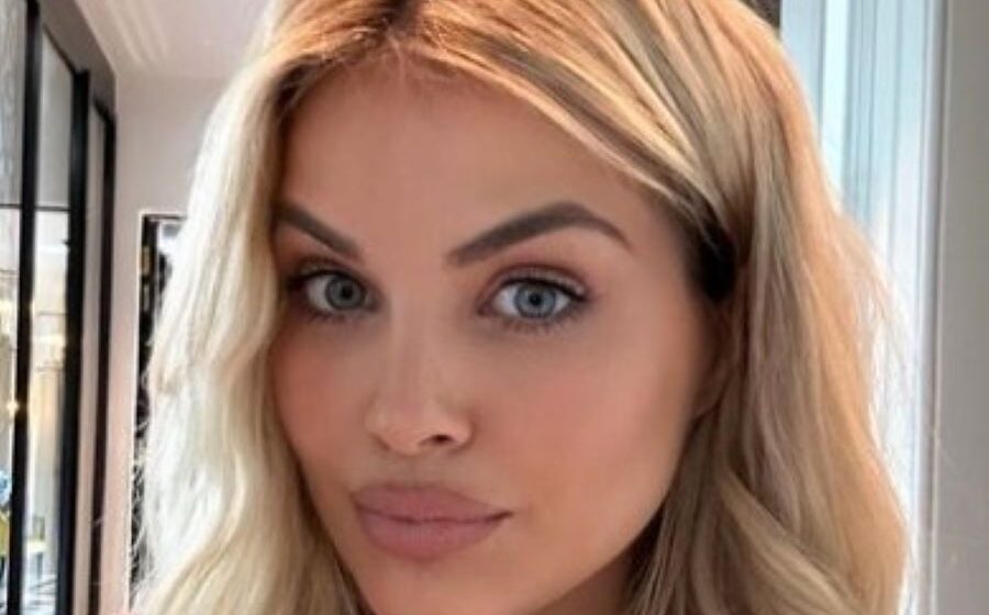 afrona11 Afrona shfaqet në gjendje shumë të rëndë emocionale, tregon se ҫfarë e keqe i ka ndodhur