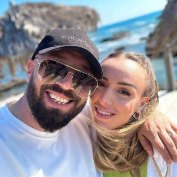 aida Aida Doҫi shfaqet e veshur me shumë stil, Naseri do të dashurohet edhe njëherë në të