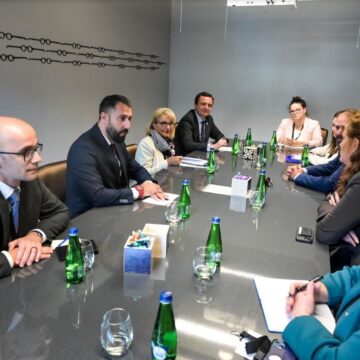 albin kurti Kurti në Estoni, diskuton për anëtarësimin e Kosovës në Partneritetin për Qeveri të Hapur