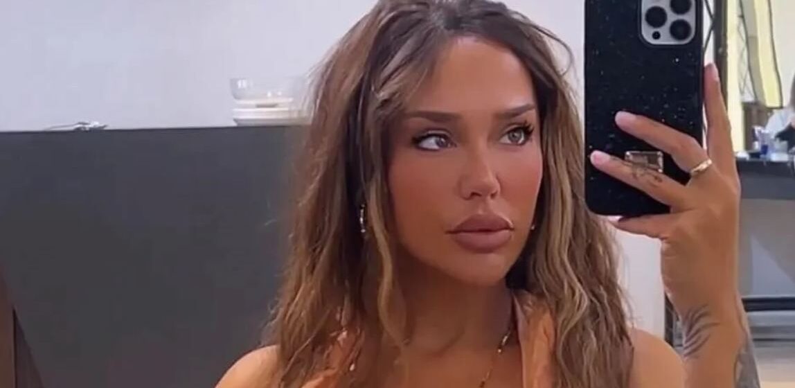 Të gjithë sytë kah ajo, Ana Kabashi shfaqet tejet provokuese edhe kur ecën rrugës