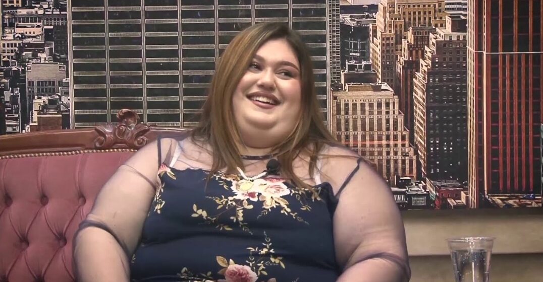 Armonda është dobësuar jashtëzakonisht shumë, merr guximin të vishet edhe me barkun jashtë