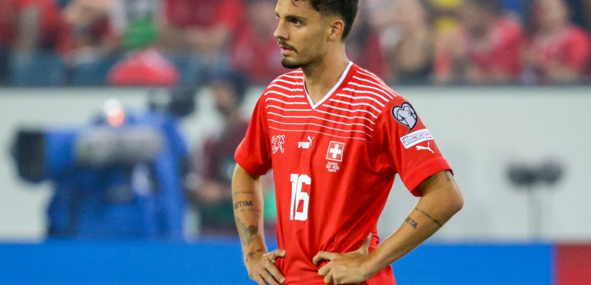 Xhaka, Shaqiri dhe Jashari u duartrokitën në stadium, vërshëllehet Uran Bislimi