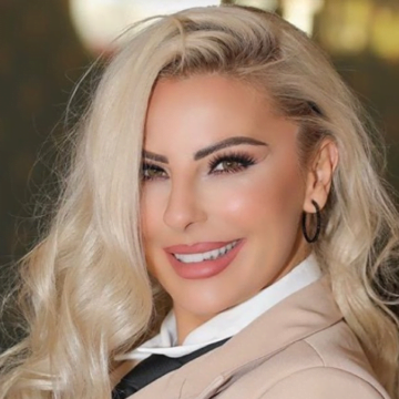 Duda Balje rrezikon ta zbulojë gjoksin me fustanin e papërshtatshëm që ka veshur