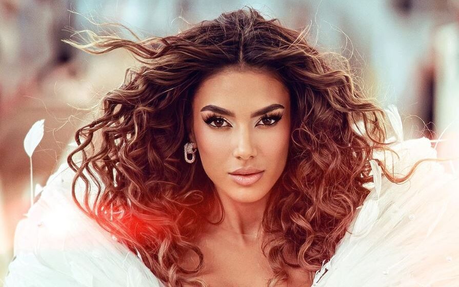 Elvana pranon një buqetë me lule, personin që ia ka dërguar e njihni të gjithë