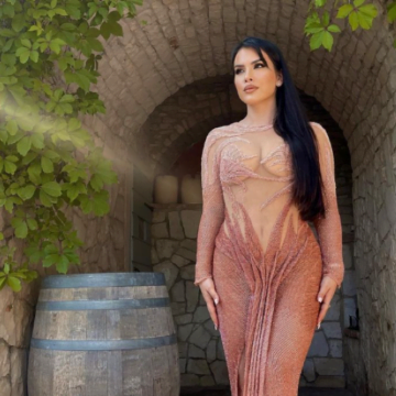 Elita Rudi shfaqet pa pikë grimi, do të befasoheni me këtë pamje të rrallë të saj