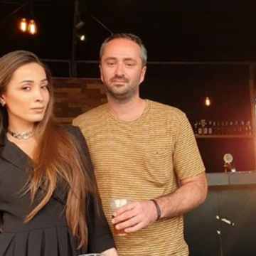 Reja e Shkurte Fejzës është nuse shumë moderne, kaq bukur dhe me stil është veshur sot