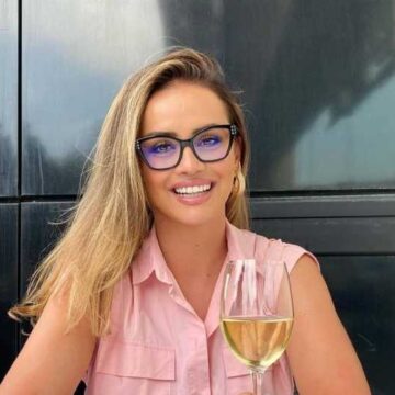 Kaltrina Mikushnica shfaqet e veshur me një stil krejt të ri, sa shumë po i paska hije