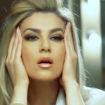 Leonora del në rrugë me veshje sportive, por ia ka ‘huq’ keq me grimin kësaj radhe