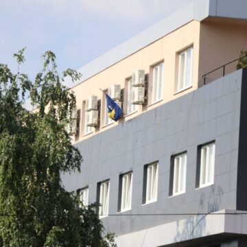 policia Policia serbe arreston drejtorin e Administratës së Komunës së Leposaviqit, Nikolla Radimiroviq