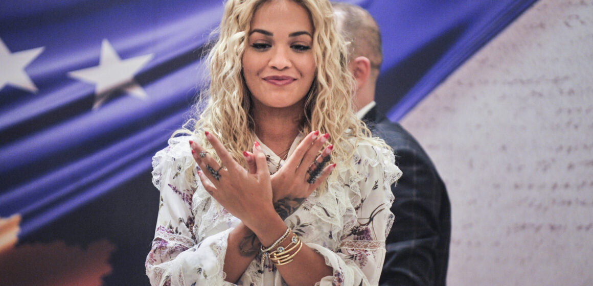 Emocionohet Rita Ora: Të dua Kosovë