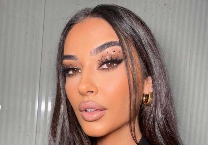 Zhvishet nëna me e bukur shqiptare, ekspozon trupin ‘BOMBË’