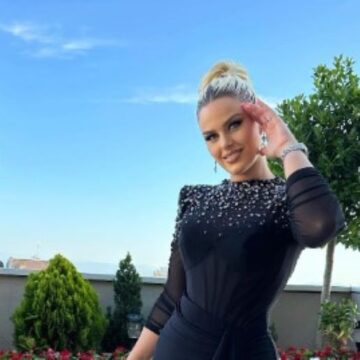 Learta del në kafe me nënën dhe vjehrrën, ja si i përshkruan