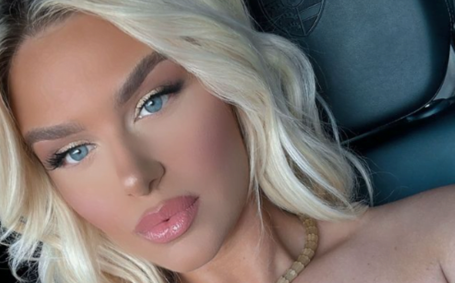 learta Learta ka harruar se është nënë, i ka bërë flokët ‘pink’ dhe po duket si adoleshente