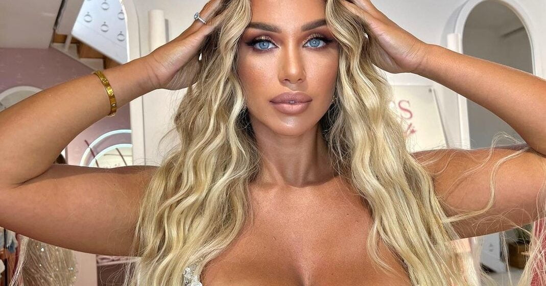 Adelina ekspozon gjoksin në bikine, do t’i bëjë meshkujt ‘për ujë të ftohtë’