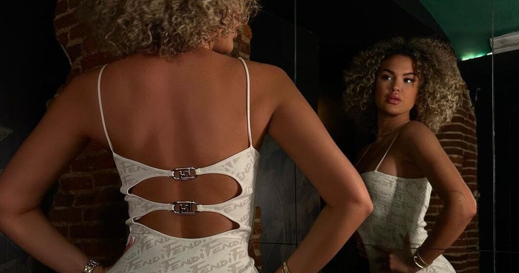 Arta Elezaj provokon rëndë duke ekpozuar më shumë se që duhet