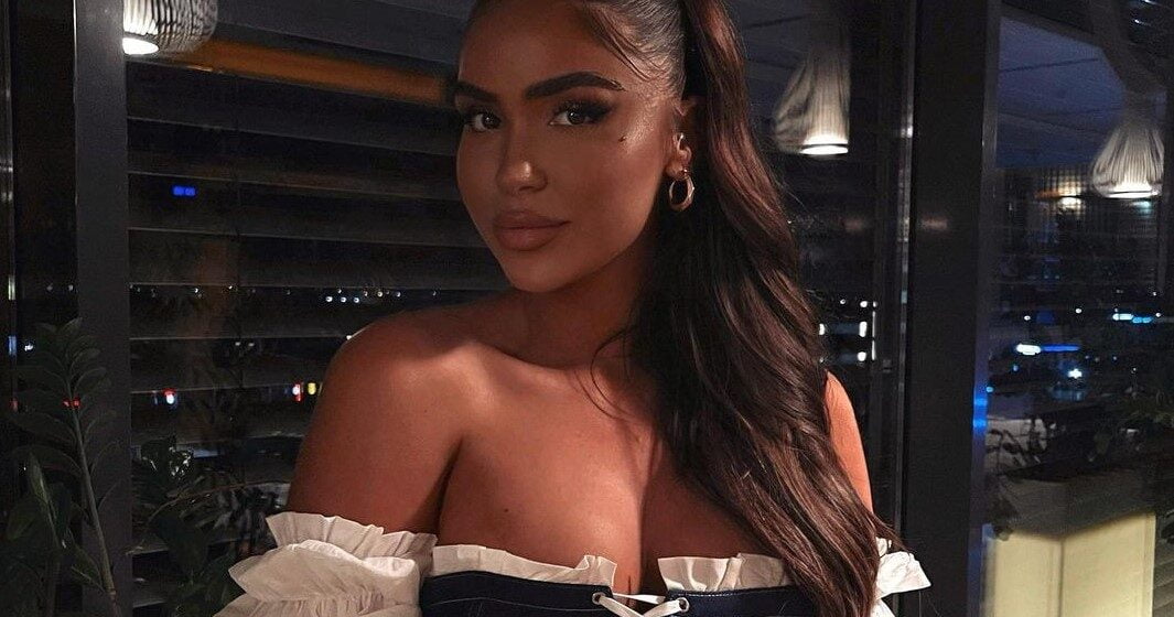 Arta Nitaj e ka lënë zhveshjen, tashmë është kthyer për t’u veshur e rregulluar si nuse