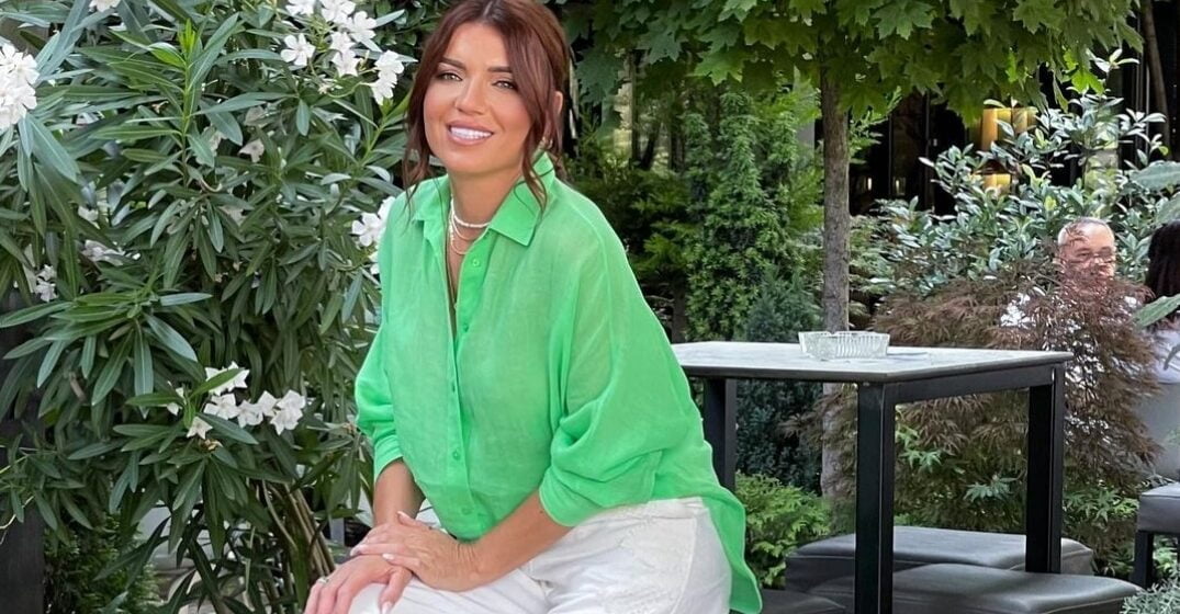 Edona Edona po e shijon qëndrimin në Amerikë, shfaqet në përqafimin e personit më të dashur