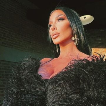 FLAKA KRELANI - Instagram (15) Flaka Krelani shkojë në Amerikë për t’u bërë yll i muzikës, ekspozon gjoksin e saj seksi