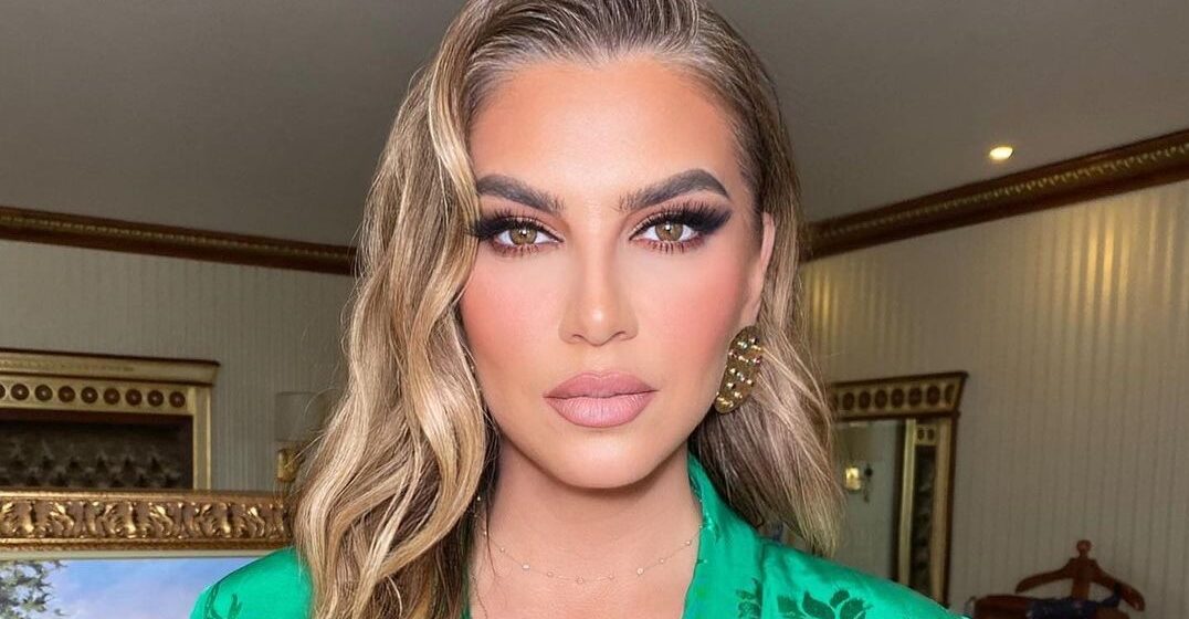 Leonora Jakupi - Instagram (6) Leonora Jakupi i ‘zhdukë’ rrudhat, e ka bërë veten të duket si 15-vjeçare