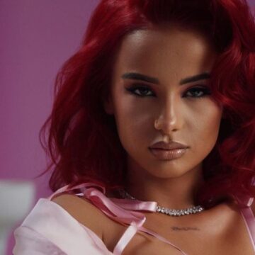 Rina Balaj u ‘shukat’ për një kohë, por sapo u shfaq me një ndryshim të madh në pamje