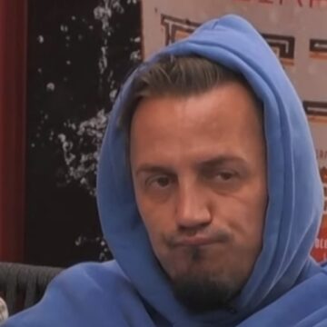 Dikush po i mbanë Instagramin nga jashtë Bleros, por po ia bën një gjë për inati