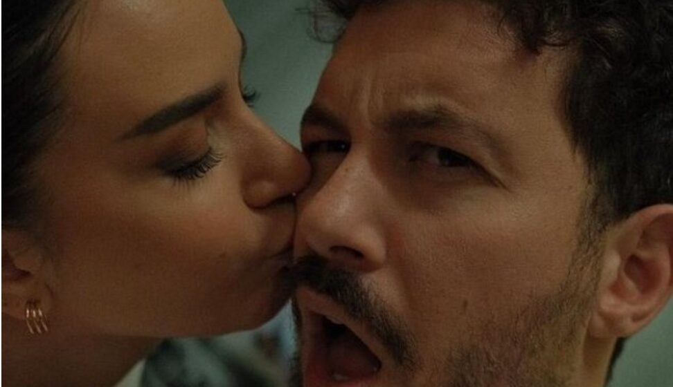 Bora Zemani dhe Donaldi po bëhen prindër, Bora e zbulon shtatzëninë njëjtë si Kiara