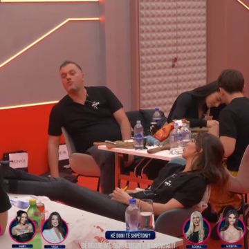 Për ta bërë publikun për vete, Buci i propozon Vesës që më 28 Nëntor të vishet me rroba kombëtare