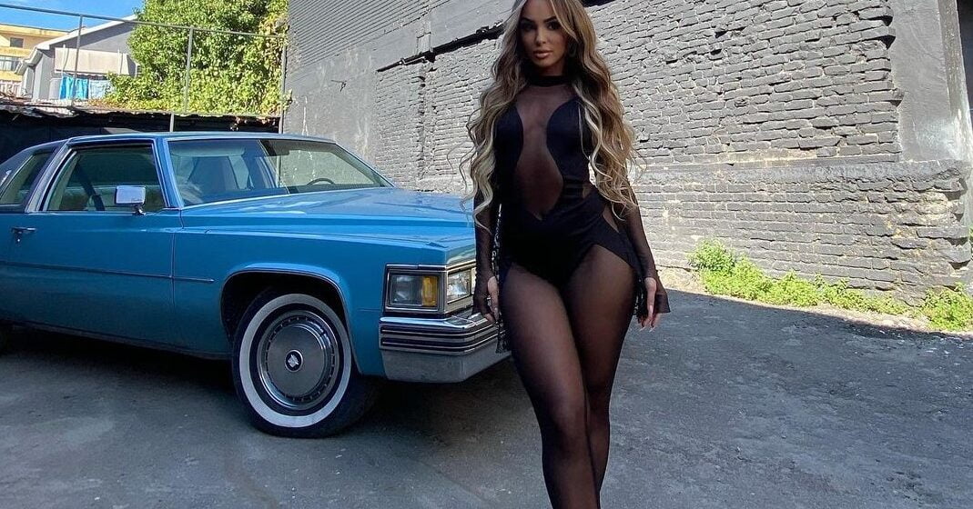 Adelina Berisha - Instagram (6) Adelina Berisha lajmërohet nga palestra, të pasmet e saj ‘gjigante’ marrin tërë vëmendjen