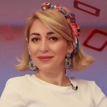 Adelina Thaçit i janë ‘qaraveshur’ shumë flokët, s’do ta njihni me këtë pamje