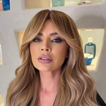 Mimoza Mustafa po mundohet t’i fshehë rrudhat me filtera të Instagramit, por a po ia del apo jo?