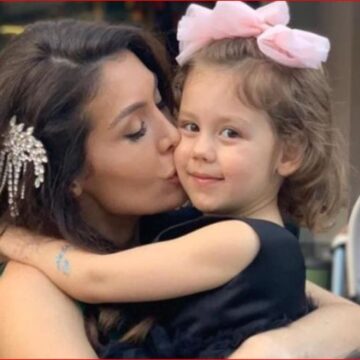 Nora Istrefi e ka lazdruar shumë vajzën, ajo po merr poza si të ishte 20-vjeçare