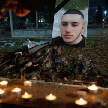 A e dini se kush ishin prindërit e Lulzimit 18 vjeçar që u rrah për vdekje në Podujevë?