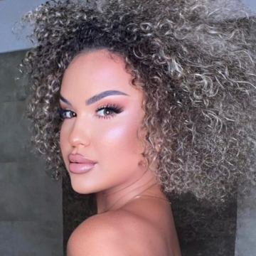 Arta shfaqet në një gjendje që s’e keni parë më herët, dikush ia paska ‘qaraveshur’ flokët