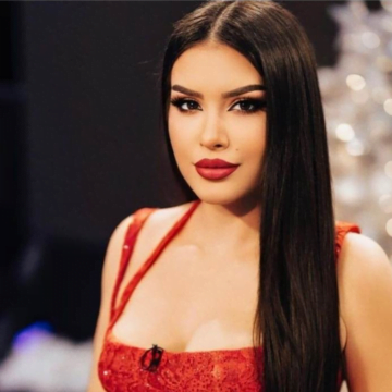 Lum Gjiko për gruan e tij, sa e zonja qenka Elita, ajo ka përgaditur turshinë për dimër pa ndihmën e askujt