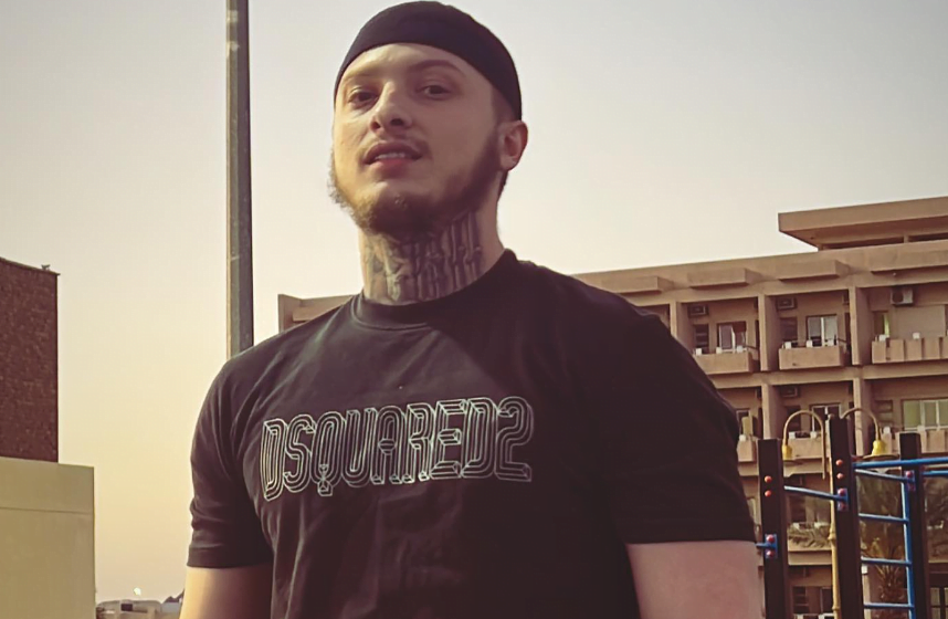 fero Fero i pavendosur, sa i rikthehet muzikës, sa namazit – sot përfundoi në xhami