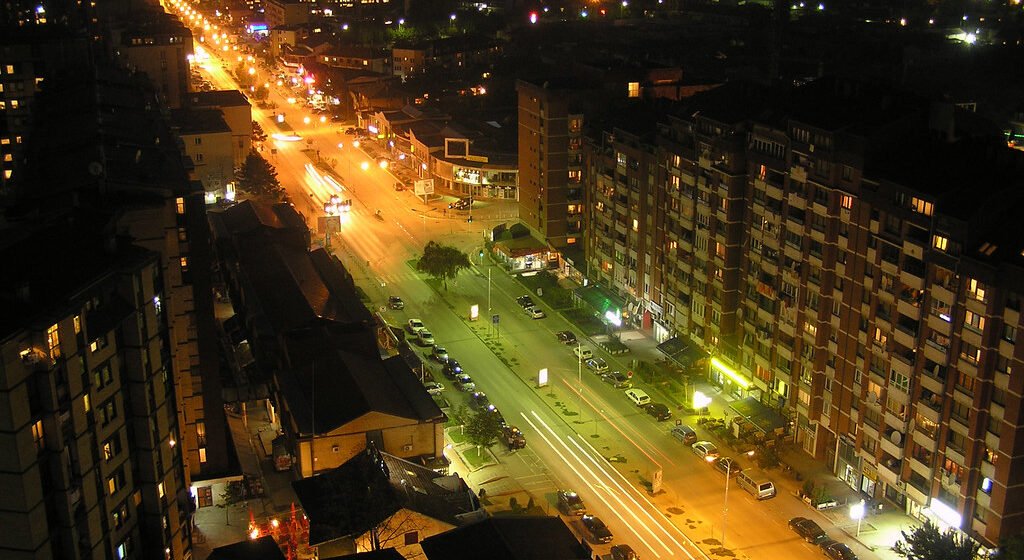 Prishtina nuk gjen qetësi, të shtëna me armë në lagjen Dardania, dalin pamje nga vendi i ngjarjes