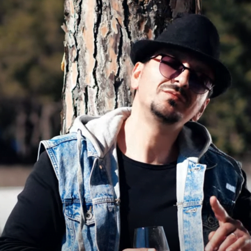 heki “Po flasin keq”, thotë Hekuran Krasniqi në bashkëpunimin e tij me Anduenën (VIDEO)