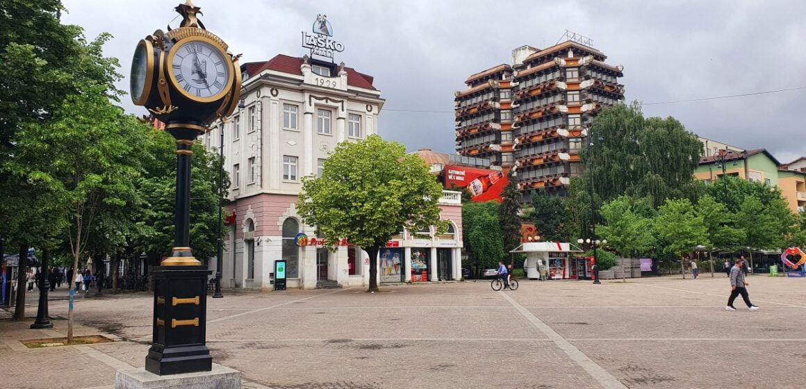 Ditë e zezë në Pejë: Dalin pamjet nga vendi ku burri e vrau gruan e tij (PAMJE)