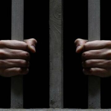 Rrahet në burg djali nga Peja që e pati privuar nga jeta nënë e tij