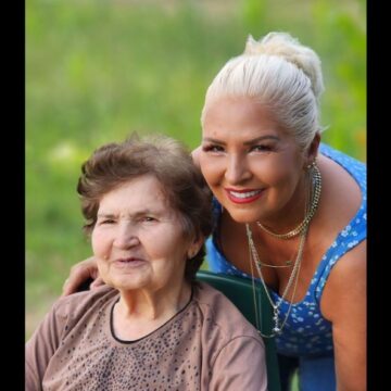 Mihrija Mihrije Brahës i vdes nëna, ajo i përloti të gjithë me fjalët për të