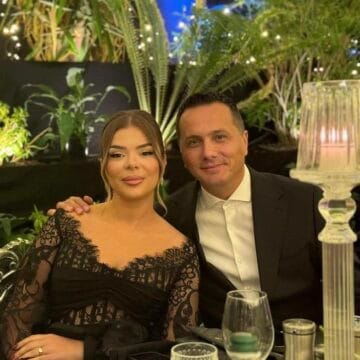 Editaa E paskan rregulluar disa “duar të arta”, Edita Doli krejt ndryshe në dasmën e Dafina Zeqirit