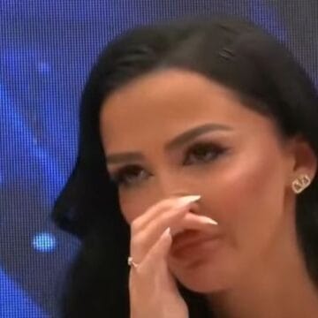 Xhenetës i kanë bërë sehire në shtëpi, ajo shpërthen në lot nga frika